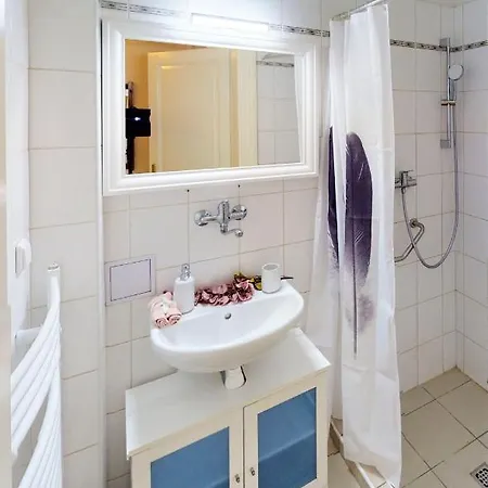14a Charm Wenceslas Square With Shared Kitchen And Bathroom