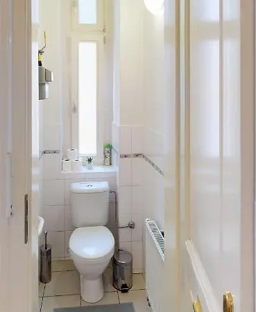 14a Charm Wenceslas Square With Shared Kitchen And Bathroom Homestay Prague